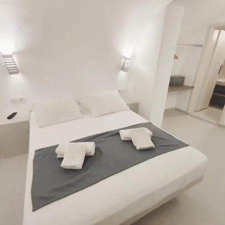 Getaway Fira Centre *